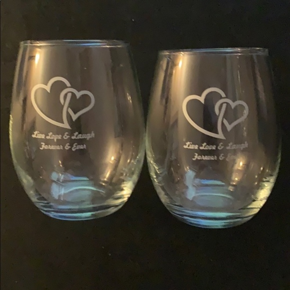 Set of 2 Live love and Laugh ❤️ glasses Cute!